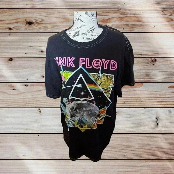 PINK FLOYD 2018 BLACK TEE WITH COLORFUL GRAPHICS SIZE SMALL - Picture 1 of 4